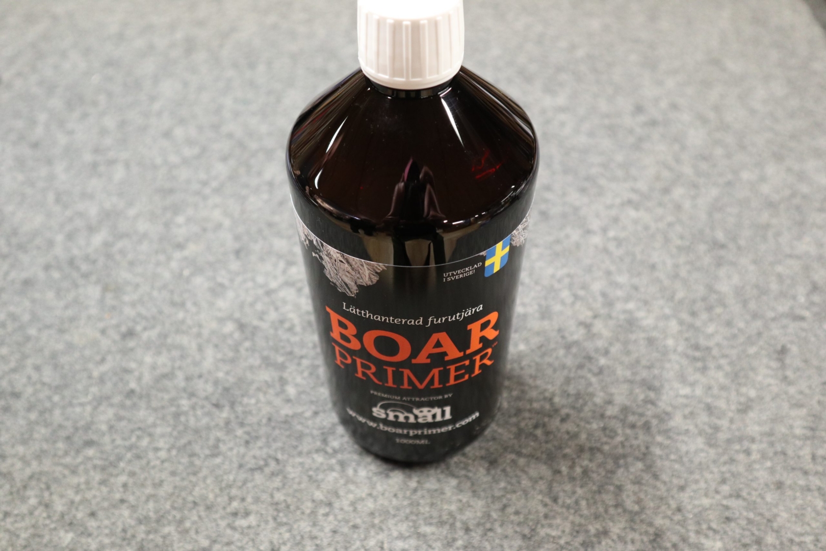 Smäll Boar Primer 1L Furutjära